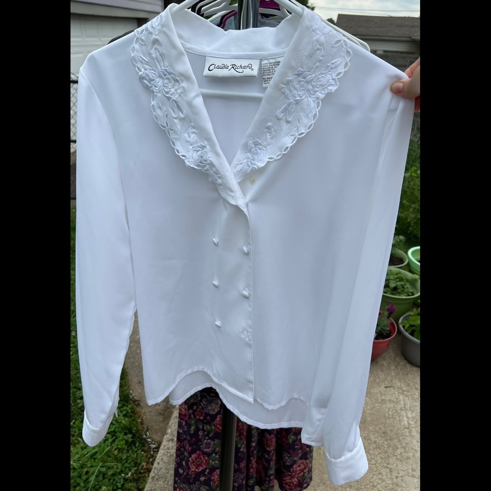 Petite Vintage Cottage Core/Academia Embroidered Floral Collar Detail Blouse